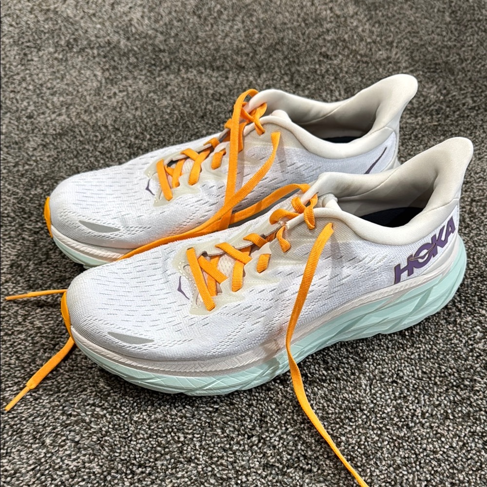 Hoka Clifton 8